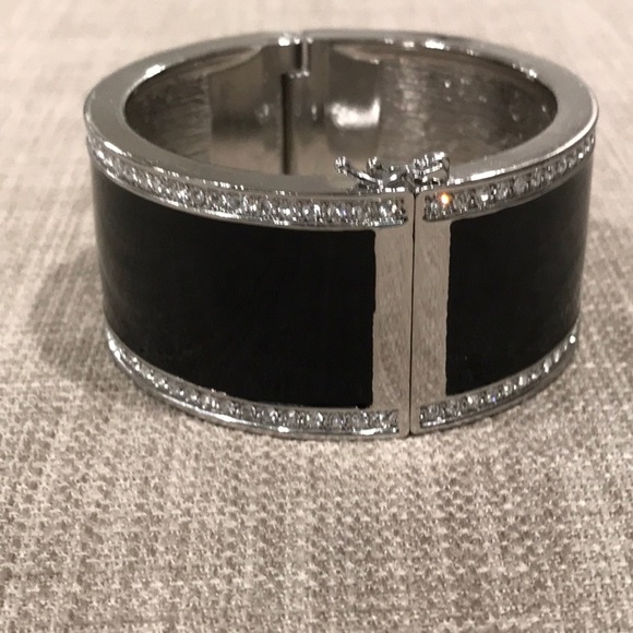 Cuff bracelet - Picture 2 of 4